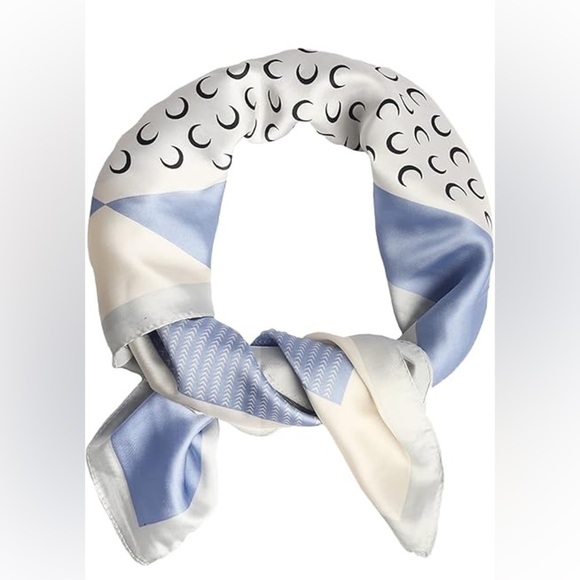 Breathable head scarf in moon print - Picture 1 of 3